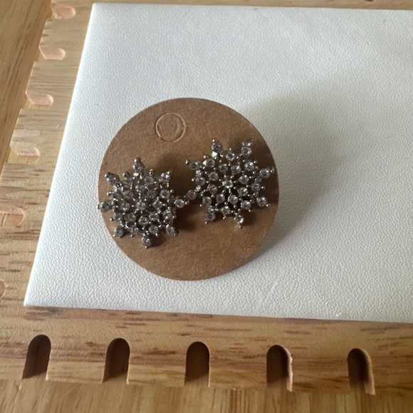 DENKAYS MACY EARRINGS - Picture 2 of 3